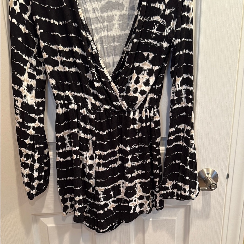 Longsleeve Romper - Picture 2 of 3
